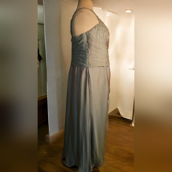 One-Shoulder Taupe Dress. Comes With a Jacket. Rhinestone Detail. Size 22 - Picture 5 of 11